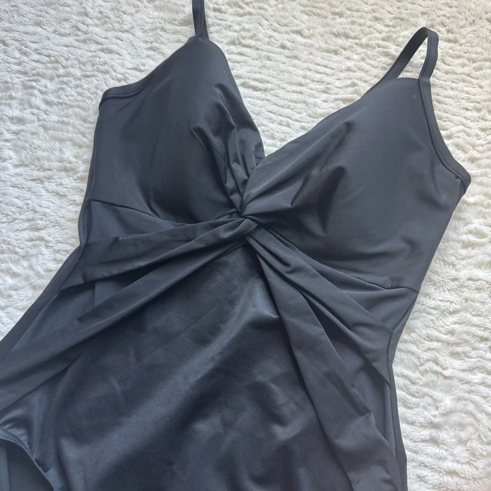 Miraclesuit Belle One Piece Swimsuit $182 Size 16 Black Mesh Panels V Neck Twist